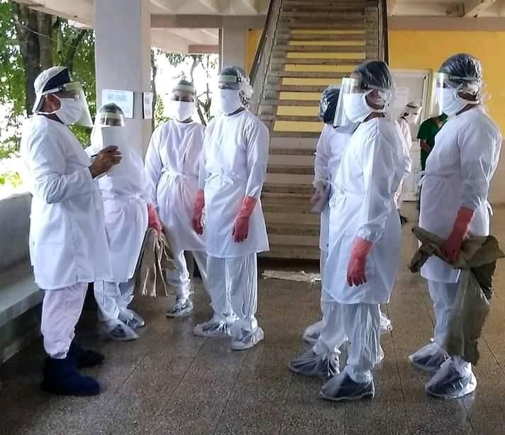 Jóvenes de las Ciencias Médicas de Holguín, de Cuba, que permanecen en la primera línea de combate en la lucha por eliminar un virus que se ha llevado miles de vidas en el mundo.